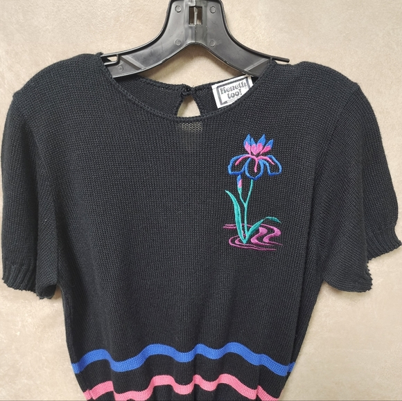 Kenneth Too VTG Women's Black Embroidered Sweater  With Multi Color Trim Sz S - Picture 8 of 15
